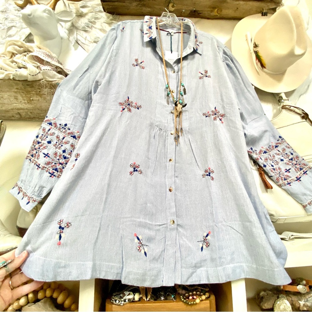 SOLD⭐️Prairie farmhouse boho embroidered tunic blouse/cover up w peasant feel - Picture 8 of 16